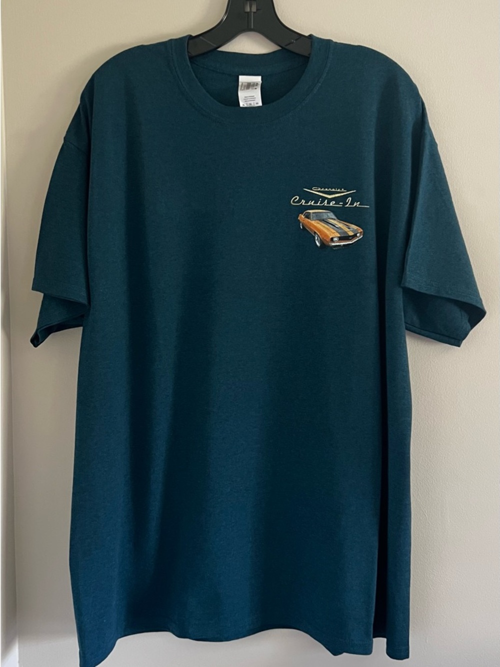 Gildan Short-Sleeve Teal Graphic Tee with Vintage Car Detail Size: XL. MSRP: $25